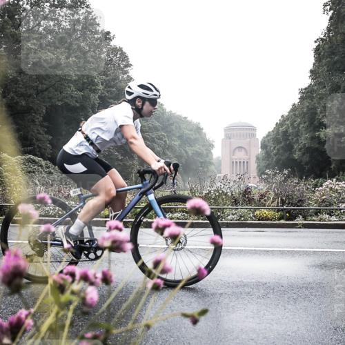 13.09.2026 - Stadtparktriathlon H.Heesch http://msf.ph/oto/10347383 13.09.2026 10:03:49 Radfahren 294, 303 meine-sportfotos.de