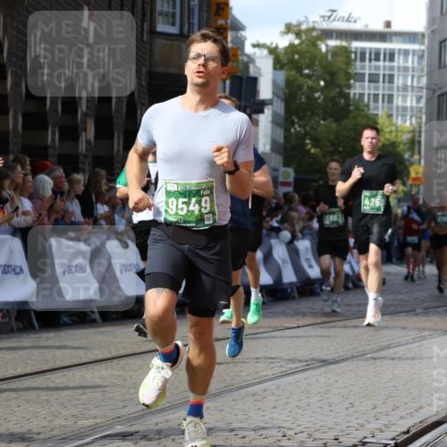 13.09.2026 - 21. swb-Marathon Bremen Strokosch-Dieckow http://msf.ph/oto/10347401 13.09.2026 13:28:22 Ziel 488, 1343, 1456, 3480, 3576, 4106, 4133, 4265, 5360, 5462, 6468, 7926, 8188, 8656, 9067, 9145, 9167, 9168, 9543, 9738, 9881, 13069, 613, 1239, 1914, 2764, 3028, 4250, 5683, 6914, 6957, 8483, 8570, 8938, 9064 meine-sportfotos.de