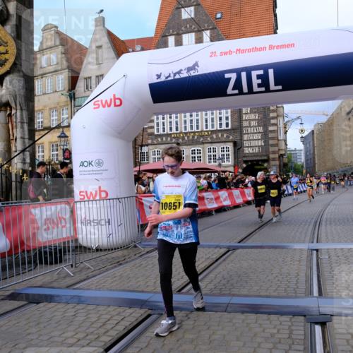 13.09.2026 - 21. swb-Marathon Bremen Tim E. http://msf.ph/oto/10347437 13.09.2026 11:18:40 Ziel 10176, 10191, 10192, 10459, 10513, 10535, 10651, 10895, 12177, 12178 meine-sportfotos.de