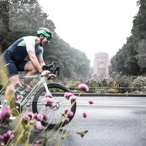 13.09.2026 - Stadtparktriathlon H.Heesch http://msf.ph/oto/10347440 13.09.2026 10:04:48 Radfahren 260, 320 meine-sportfotos.de