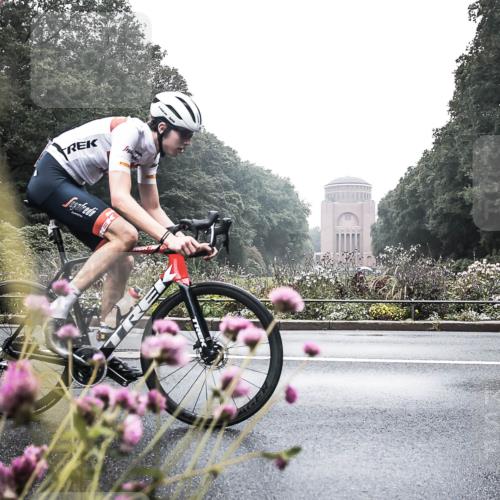 13.09.2026 - Stadtparktriathlon H.Heesch http://msf.ph/oto/10347478 13.09.2026 10:05:23 Radfahren 225, 242, 322 meine-sportfotos.de
