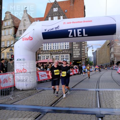 13.09.2026 - 21. swb-Marathon Bremen Tim E. http://msf.ph/oto/10347490 13.09.2026 11:18:43 Ziel 10176, 10192, 10194, 10535, 10600, 10651, 10895, 10899 meine-sportfotos.de