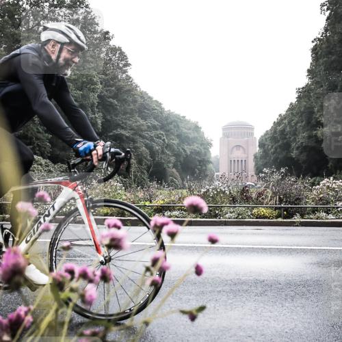 13.09.2026 - Stadtparktriathlon H.Heesch http://msf.ph/oto/10347503 13.09.2026 10:06:09 Radfahren 214, 239, 345 meine-sportfotos.de