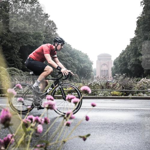 13.09.2026 - Stadtparktriathlon H.Heesch http://msf.ph/oto/10347505 13.09.2026 10:06:12 Radfahren 214, 239, 345 meine-sportfotos.de