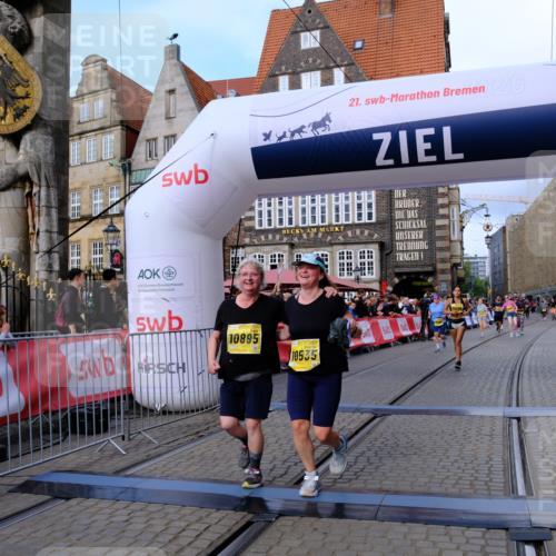 13.09.2026 - 21. swb-Marathon Bremen Tim E. http://msf.ph/oto/10347532 13.09.2026 11:18:44 Ziel 10176, 10194, 10535, 10600, 10651, 10895, 10899, 12561 meine-sportfotos.de