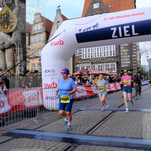 13.09.2026 - 21. swb-Marathon Bremen Tim E. http://msf.ph/oto/10347585 13.09.2026 11:18:50 Ziel 10176, 10194, 10535, 10600, 10651, 10895, 10899, 10997, 12371, 12561 meine-sportfotos.de
