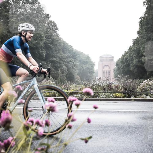 13.09.2026 - Stadtparktriathlon H.Heesch http://msf.ph/oto/10347635 13.09.2026 10:09:06 Radfahren 241, 279, 289 meine-sportfotos.de
