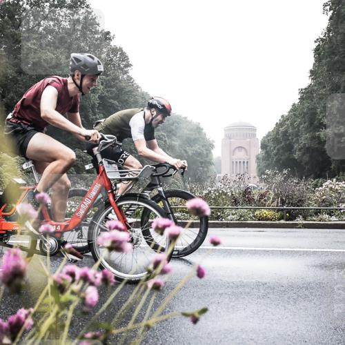 13.09.2026 - Stadtparktriathlon H.Heesch http://msf.ph/oto/10347640 13.09.2026 10:09:12 Radfahren 228, 263 meine-sportfotos.de