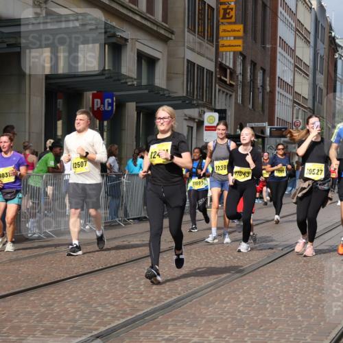 13.09.2026 - 21. swb-Marathon Bremen Strokosch-Dieckow http://msf.ph/oto/10347688 13.09.2026 11:10:51 Ziel 10313, 10419, 10527, 10611, 10644, 10653, 10792, 10841, 11062, 11141, 11231, 11237, 11458, 11483, 11679, 11691, 11745, 11993, 12148, 12396, 12401, 12507, 10148, 10163, 10247, 10422, 10461, 10462, 10547, 10768, 10792, 10911, 11043, 11047, 11283, 11298, 11300, 11309, 11327, 11335, 11465, 11513, 11583, 11736, 11756, 11846, 12183 meine-sportfotos.de