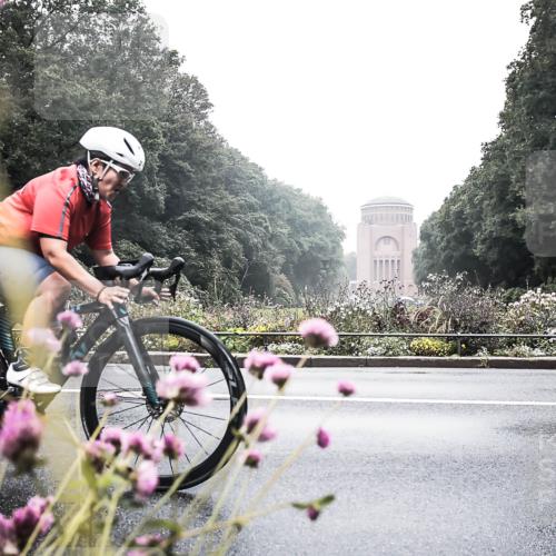 13.09.2026 - Stadtparktriathlon H.Heesch http://msf.ph/oto/10347710 13.09.2026 10:10:46 Radfahren 215, 274, 286 meine-sportfotos.de