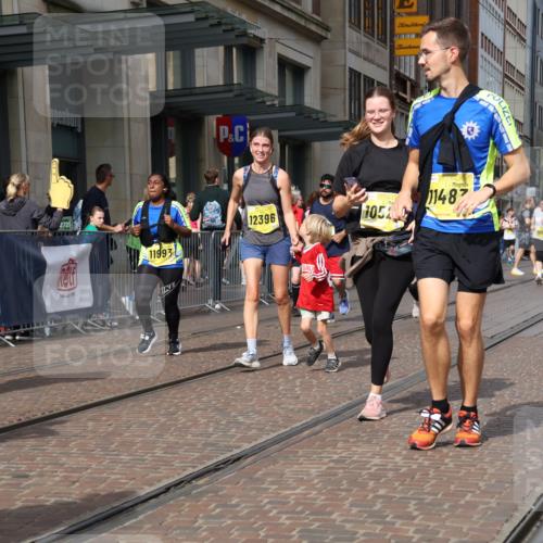 13.09.2026 - 21. swb-Marathon Bremen Strokosch-Dieckow http://msf.ph/oto/10347744 13.09.2026 11:10:54 Ziel 10313, 10419, 10527, 10611, 10644, 10653, 10841, 11036, 11062, 11141, 11216, 11231, 11237, 11458, 11483, 11679, 11691, 11745, 11870, 11993, 12126, 12148, 12396, 12401, 12507, 10148, 10163, 10461, 10462, 10547, 10768, 10792, 10841, 10911, 11043, 11047, 11237, 11283, 11298, 11309, 11327, 11335, 11465, 11513, 11583, 11736, 11756, 11846, 12183 meine-sportfotos.de