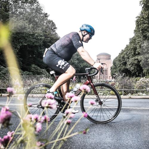 13.09.2026 - Stadtparktriathlon H.Heesch http://msf.ph/oto/10347758 13.09.2026 11:17:36 Radfahren 562, 752, 1799 meine-sportfotos.de