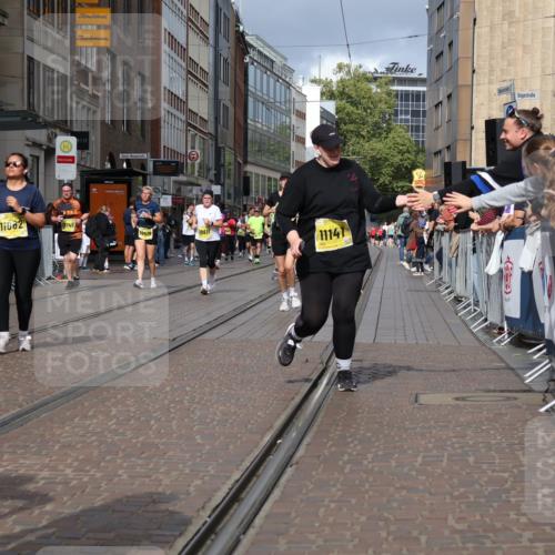 13.09.2026 - 21. swb-Marathon Bremen Strokosch-Dieckow http://msf.ph/oto/10347760 13.09.2026 11:10:55 Ziel 10313, 10419, 10527, 10611, 10644, 10653, 11036, 11062, 11141, 11216, 11231, 11458, 11483, 11679, 11691, 11745, 11870, 11993, 12126, 12148, 12396, 12401, 12464, 12507, 10148, 10163, 10461, 10462, 10547, 10653, 10792, 10841, 10911, 11043, 11047, 11237, 11283, 11298, 11309, 11327, 11335, 11465, 11513, 11583, 11736, 11756, 11846, 11993, 12183 meine-sportfotos.de