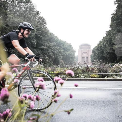 13.09.2026 - Stadtparktriathlon H.Heesch http://msf.ph/oto/10347777 13.09.2026 10:12:01 Radfahren 213, 256, 300, 305, 333, 334, 335 meine-sportfotos.de