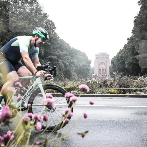 13.09.2026 - Stadtparktriathlon H.Heesch http://msf.ph/oto/10347800 13.09.2026 10:12:20 Radfahren 260, 262, 264 meine-sportfotos.de