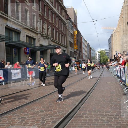 13.09.2026 - 21. swb-Marathon Bremen Strokosch-Dieckow http://msf.ph/oto/10347815 13.09.2026 11:10:57 Ziel 10313, 10419, 10527, 10611, 10644, 11036, 11062, 11141, 11216, 11231, 11458, 11483, 11679, 11691, 11745, 11870, 12126, 12148, 12396, 12401, 12464, 12507, 10148, 10163, 10461, 10462, 10547, 10653, 10792, 10841, 10911, 11043, 11047, 11237, 11309, 11327, 11335, 11465, 11513, 11583, 11691, 11736, 11756, 11846, 11993, 12401 meine-sportfotos.de