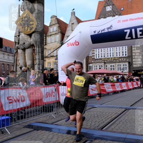 13.09.2026 - 21. swb-Marathon Bremen Tim E. http://msf.ph/oto/10347838 13.09.2026 11:19:12 Ziel 10005, 10202, 10264, 10344, 10524, 10568, 11443, 11629, 11794, 12090 meine-sportfotos.de