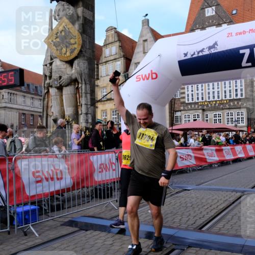 13.09.2026 - 21. swb-Marathon Bremen Tim E. http://msf.ph/oto/10347846 13.09.2026 11:19:12 Ziel 10005, 10202, 10264, 10344, 10524, 10568, 11443, 11629, 11794, 12090 meine-sportfotos.de