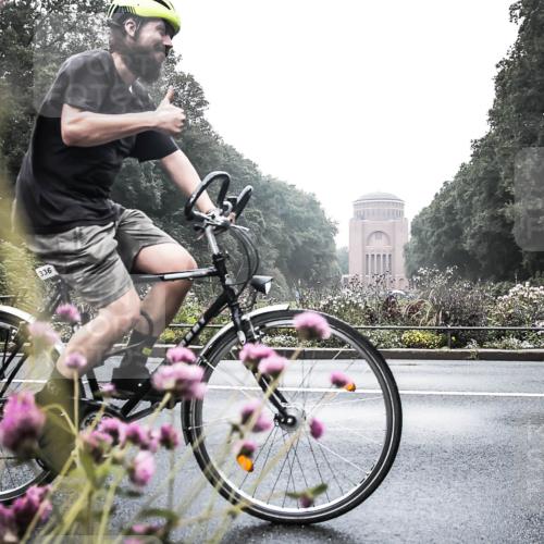 13.09.2026 - Stadtparktriathlon H.Heesch http://msf.ph/oto/10347859 13.09.2026 10:13:02 Radfahren 310, 336 meine-sportfotos.de