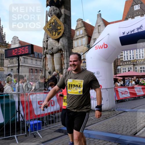 13.09.2026 - 21. swb-Marathon Bremen Tim E. http://msf.ph/oto/10347874 13.09.2026 11:19:13 Ziel 10005, 10202, 10264, 10344, 10524, 10568, 11443, 11629, 11794, 12090 meine-sportfotos.de