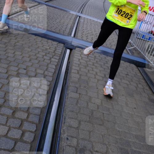 13.09.2026 - 21. swb-Marathon Bremen Tim E. http://msf.ph/oto/10347887 13.09.2026 11:19:14 Ziel 10005, 10202, 10264, 10344, 10524, 10568, 11443, 11629, 11794, 12090 meine-sportfotos.de