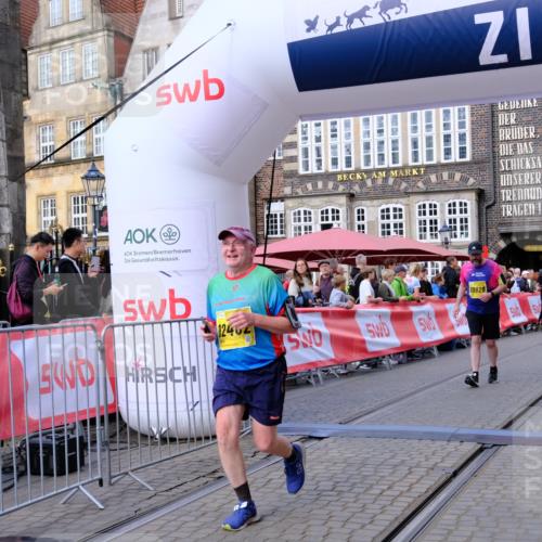 13.09.2026 - 21. swb-Marathon Bremen Tim E. http://msf.ph/oto/10347895 13.09.2026 11:19:33 Ziel 10629, 10933, 11050, 11760, 12224, 12462 meine-sportfotos.de