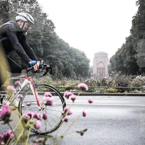 13.09.2026 - Stadtparktriathlon H.Heesch http://msf.ph/oto/10347907 13.09.2026 10:14:02 Radfahren 214, 231, 239, 250 meine-sportfotos.de