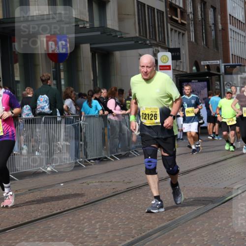 13.09.2026 - 21. swb-Marathon Bremen Strokosch-Dieckow http://msf.ph/oto/10347933 13.09.2026 11:11:06 Ziel 10155, 10419, 10510, 10511, 10546, 10611, 10977, 11036, 11216, 11231, 11289, 11458, 11533, 11702, 11745, 11870, 12126, 12148, 12220, 12286, 12311, 12336, 12396, 12464, 12508, 10148, 10163, 10313, 10461, 10462, 10527, 10547, 10644, 10653, 10792, 10841, 10911, 11043, 11062, 11141, 11237, 11335, 11465, 11483, 11513, 11679, 11691, 11756, 11993, 12401, 12507 meine-sportfotos.de