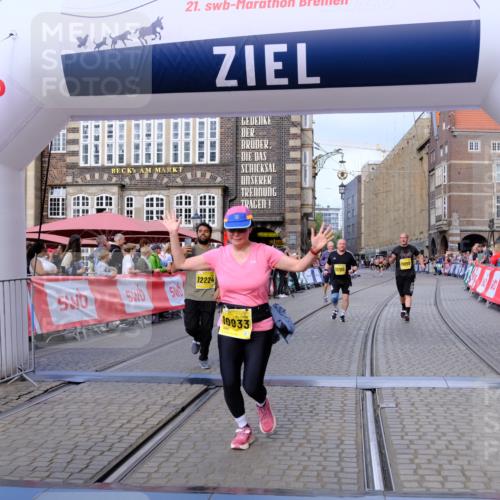 13.09.2026 - 21. swb-Marathon Bremen Tim E. http://msf.ph/oto/10347970 13.09.2026 11:19:37 Ziel 10004, 10629, 10933, 11050, 11760, 12224, 12462 meine-sportfotos.de