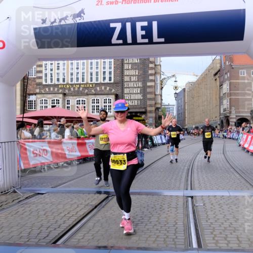 13.09.2026 - 21. swb-Marathon Bremen Tim E. http://msf.ph/oto/10347979 13.09.2026 11:19:37 Ziel 10004, 10629, 10933, 11050, 11760, 12224, 12462 meine-sportfotos.de