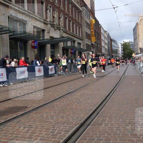 13.09.2026 - 21. swb-Marathon Bremen Strokosch-Dieckow http://msf.ph/oto/10347991 13.09.2026 11:11:10 Ziel 10155, 10419, 10510, 10511, 10546, 10552, 10977, 11036, 11216, 11231, 11239, 11289, 11458, 11533, 11702, 11745, 11870, 11927, 12082, 12126, 12148, 12220, 12286, 12311, 12336, 12464, 12508, 12553, 10148, 10163, 10313, 10527, 10547, 10611, 10644, 10653, 10792, 10841, 11043, 11062, 11141, 11237, 11335, 11465, 11483, 11679, 11691, 11756, 11993, 12396, 12401, 12507 meine-sportfotos.de