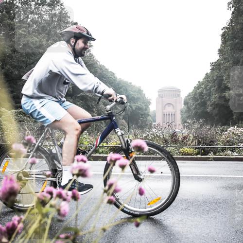 13.09.2026 - Stadtparktriathlon H.Heesch http://msf.ph/oto/10347993 13.09.2026 10:15:38 Radfahren 218, 329, 341, 409 meine-sportfotos.de