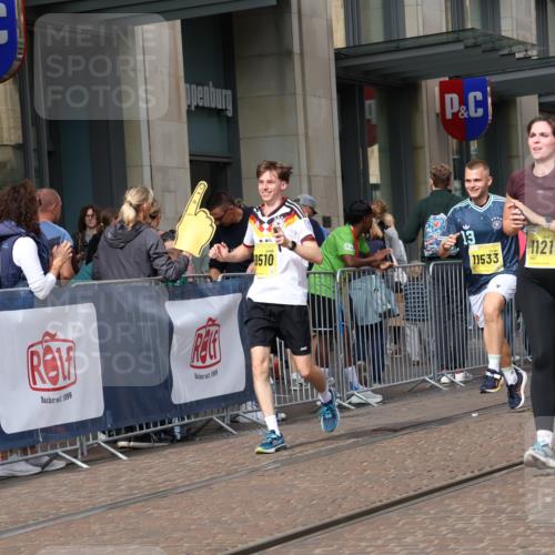 13.09.2026 - 21. swb-Marathon Bremen Strokosch-Dieckow http://msf.ph/oto/10348006 13.09.2026 11:11:11 Ziel 10155, 10419, 10510, 10511, 10546, 10552, 10977, 11036, 11216, 11231, 11239, 11289, 11458, 11533, 11702, 11745, 11870, 11927, 12082, 12126, 12148, 12220, 12286, 12311, 12336, 12464, 12508, 12553, 10148, 10163, 10313, 10419, 10527, 10547, 10611, 10644, 10653, 10792, 10841, 11043, 11062, 11141, 11237, 11335, 11483, 11679, 11691, 11745, 11756, 11993, 12396, 12401, 12507 meine-sportfotos.de