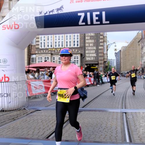 13.09.2026 - 21. swb-Marathon Bremen Tim E. http://msf.ph/oto/10348018 13.09.2026 11:19:38 Ziel 10004, 10629, 10933, 11050, 11760, 12224, 12462 meine-sportfotos.de