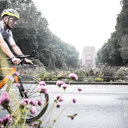 13.09.2026 - Stadtparktriathlon H.Heesch http://msf.ph/oto/10348035 13.09.2026 10:16:27 Radfahren 211, 221, 227, 284, 287, 301 meine-sportfotos.de