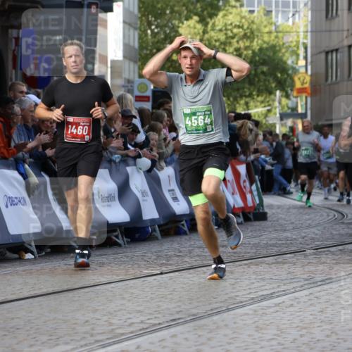 13.09.2026 - 21. swb-Marathon Bremen Strokosch-Dieckow http://msf.ph/oto/10348088 13.09.2026 13:28:38 Ziel 178, 210, 1380, 1460, 2047, 2977, 3114, 3294, 3334, 3597, 4250, 4506, 5250, 5360, 5683, 5889, 6182, 8429, 8570, 9064, 9167, 9168, 9543, 9549, 9738, 9881, 722, 2276, 2851, 2891, 3348, 3419, 3444, 3665, 4102, 4564, 5267, 5531, 5691, 6817, 6955, 7134, 7263, 7527, 9562, 13012, 13174 meine-sportfotos.de