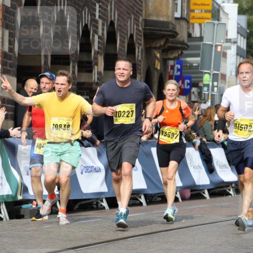 13.09.2026 - 21. swb-Marathon Bremen Strokosch-Dieckow http://msf.ph/oto/10348093 13.09.2026 10:53:47 Ziel 10222, 10448, 10479, 10626, 10757, 10780, 10821, 10845, 10886, 11168, 11242, 11379, 11446, 11590, 11800, 12040, 12056, 12119, 12275, 12308, 10255, 10579, 10685, 10708, 10822, 10947, 11010, 11206, 11489, 11596, 12075, 12244, 12356, 12405, 12435, 12492, 12515, 13531 meine-sportfotos.de