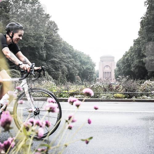 13.09.2026 - Stadtparktriathlon H.Heesch http://msf.ph/oto/10348094 13.09.2026 10:17:27 Radfahren 215, 228, 292 meine-sportfotos.de