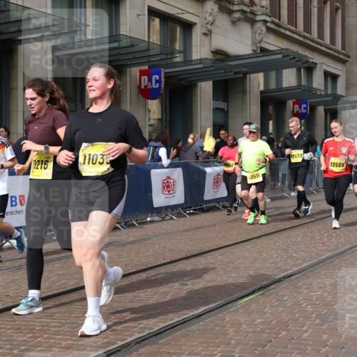13.09.2026 - 21. swb-Marathon Bremen Strokosch-Dieckow http://msf.ph/oto/10348099 13.09.2026 11:11:14 Ziel 10155, 10510, 10511, 10546, 10552, 10616, 10977, 11036, 11216, 11239, 11289, 11458, 11533, 11702, 11870, 11927, 12082, 12126, 12220, 12286, 12311, 12336, 12464, 12508, 12553, 10163, 10313, 10419, 10527, 10611, 10644, 10653, 10792, 10841, 11043, 11062, 11141, 11231, 11237, 11458, 11483, 11679, 11691, 11745, 11993, 12148, 12396, 12401, 12507 meine-sportfotos.de