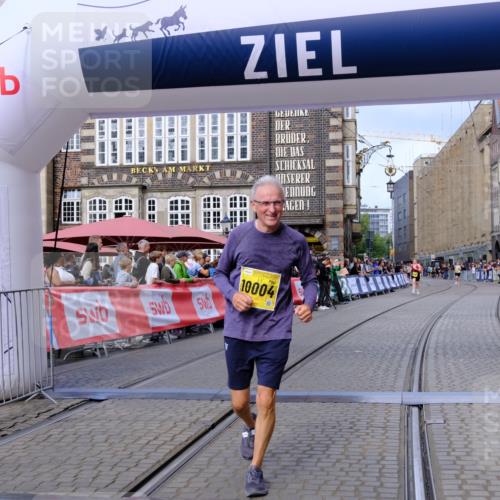 13.09.2026 - 21. swb-Marathon Bremen Tim E. http://msf.ph/oto/10348113 13.09.2026 11:19:46 Ziel 10004, 10629, 10933, 11050, 11760, 12224 meine-sportfotos.de
