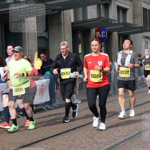 13.09.2026 - 21. swb-Marathon Bremen Strokosch-Dieckow http://msf.ph/oto/10348117 13.09.2026 11:11:15 Ziel 10155, 10510, 10511, 10546, 10552, 10616, 10977, 11036, 11216, 11239, 11289, 11533, 11702, 11870, 11927, 12082, 12126, 12220, 12286, 12311, 12336, 12464, 12508, 12553, 10313, 10419, 10527, 10611, 10644, 10653, 10792, 10841, 11043, 11062, 11141, 11231, 11237, 11458, 11483, 11679, 11691, 11745, 11993, 12148, 12396, 12401, 12507 meine-sportfotos.de