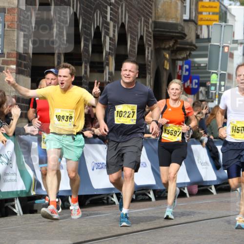 13.09.2026 - 21. swb-Marathon Bremen Strokosch-Dieckow http://msf.ph/oto/10348127 13.09.2026 10:53:47 Ziel 10222, 10448, 10479, 10626, 10757, 10780, 10821, 10845, 10886, 11168, 11242, 11379, 11446, 11590, 11800, 12040, 12056, 12119, 12275, 12308, 10255, 10579, 10685, 10708, 10822, 10947, 11010, 11206, 11489, 11596, 12075, 12244, 12356, 12405, 12435, 12492, 12515, 13531 meine-sportfotos.de
