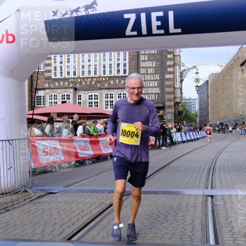 13.09.2026 - 21. swb-Marathon Bremen Tim E. http://msf.ph/oto/10348131 13.09.2026 11:19:46 Ziel 10004, 10629, 10933, 11050, 11760, 12224 meine-sportfotos.de