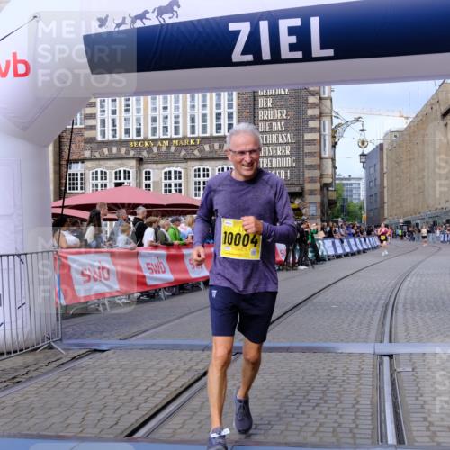 13.09.2026 - 21. swb-Marathon Bremen Tim E. http://msf.ph/oto/10348138 13.09.2026 11:19:46 Ziel 10004, 10629, 10933, 11050, 11760, 12224 meine-sportfotos.de