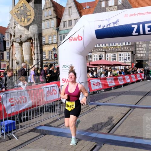 13.09.2026 - 21. swb-Marathon Bremen Tim E. http://msf.ph/oto/10348184 13.09.2026 11:19:57 Ziel 11457 meine-sportfotos.de