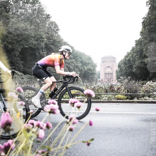 13.09.2026 - Stadtparktriathlon H.Heesch http://msf.ph/oto/10348185 13.09.2026 10:18:32 Radfahren 279, 359, 389 meine-sportfotos.de
