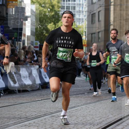 13.09.2026 - 21. swb-Marathon Bremen Strokosch-Dieckow http://msf.ph/oto/10348188 13.09.2026 13:28:39 Ziel 178, 210, 1380, 1460, 2047, 2977, 3114, 3294, 3334, 3597, 4250, 4506, 5250, 5360, 5683, 5889, 6182, 8429, 8570, 9064, 9167, 9168, 9543, 9549, 9738, 9881, 722, 1014, 2276, 2851, 2891, 3348, 3419, 3444, 3665, 4102, 5267, 5531, 5691, 5865, 6817, 6937, 6955, 7134, 7263, 7527, 8985, 9562, 13174 meine-sportfotos.de