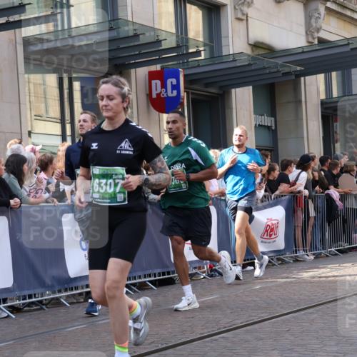 13.09.2026 - 21. swb-Marathon Bremen Strokosch-Dieckow http://msf.ph/oto/10348200 13.09.2026 13:30:42 Ziel 217, 244, 1189, 1398, 1479, 2513, 2802, 2902, 3360, 3800, 4251, 4647, 5600, 5681, 5802, 5846, 5900, 6307, 6419, 6732, 7198, 7359, 7637, 7760, 7798, 7882, 8382, 8543, 8616, 9274, 9290, 9507, 9653, 9767, 9937, 9958, 9962, 9969, 9976, 9977, 13152, 13215, 625, 800, 834, 1067, 1533, 1771, 1841, 1926, 1941, 2369, 2452, 2723, 2900, 2985, 3163, 3164, 3425, 4058, 4206, 4332, 4342, 4415, 4425, 4748, 4757, 4920, 5506, 5551, 7821, 8090, 8169, 8314, 8494 meine-sportfotos.de