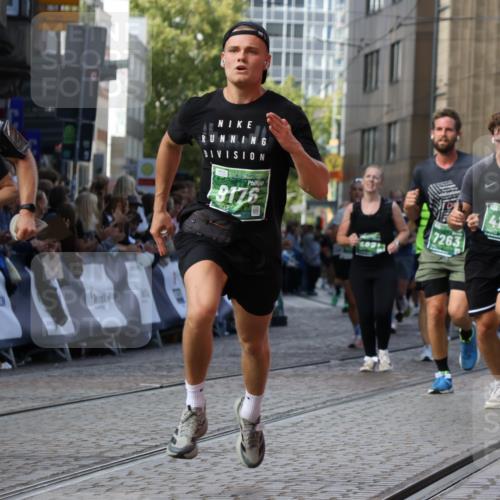 13.09.2026 - 21. swb-Marathon Bremen Strokosch-Dieckow http://msf.ph/oto/10348212 13.09.2026 13:28:39 Ziel 178, 210, 1380, 1460, 2047, 2977, 3114, 3294, 3334, 3597, 4250, 4506, 5250, 5360, 5683, 5889, 6182, 8429, 8570, 9064, 9167, 9168, 9543, 9549, 9738, 9881, 722, 1014, 2276, 2851, 2891, 3348, 3419, 3444, 3665, 4102, 5267, 5531, 5691, 5865, 6817, 6937, 6955, 7134, 7263, 7527, 8985, 9562, 13174 meine-sportfotos.de