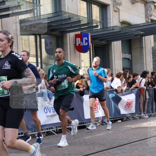 13.09.2026 - 21. swb-Marathon Bremen Strokosch-Dieckow http://msf.ph/oto/10348214 13.09.2026 13:30:43 Ziel 217, 244, 1189, 1398, 1479, 2513, 2802, 2902, 3360, 3800, 4251, 4647, 5600, 5681, 5802, 5846, 5900, 6307, 6419, 6732, 7198, 7359, 7637, 7760, 7798, 7882, 8097, 8382, 8543, 8616, 9274, 9290, 9507, 9653, 9767, 9937, 9958, 9962, 9969, 9976, 9977, 13152, 13215, 625, 800, 834, 1067, 1533, 1771, 1841, 1926, 1941, 2369, 2452, 2723, 2985, 3163, 3164, 3425, 4058, 4206, 4332, 4342, 4415, 4425, 4748, 4757, 4920, 5506, 5551, 5802, 7821, 8090, 8169, 8314 meine-sportfotos.de